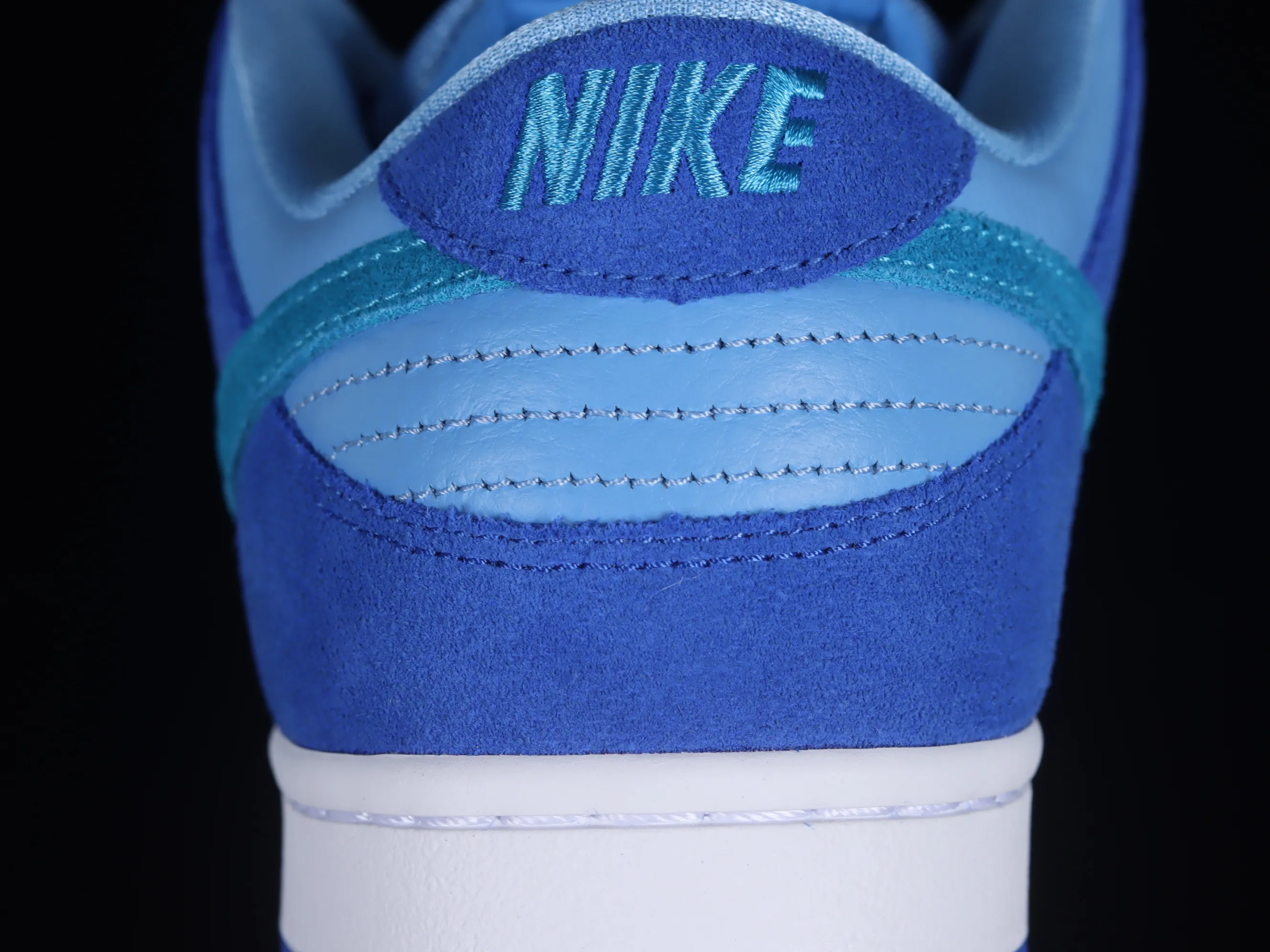 All categories Nk SB Dunk series Nk SB Dunk Low low-top sneakers M version pure original Nk SB Dunk Low Blue Raspberry blue raspberry SB low-top sports and leisure sneakers DM0807-400